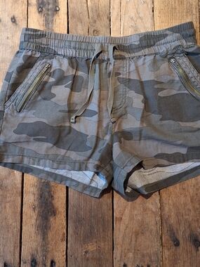 Camo Drawstring Casual Shorts
